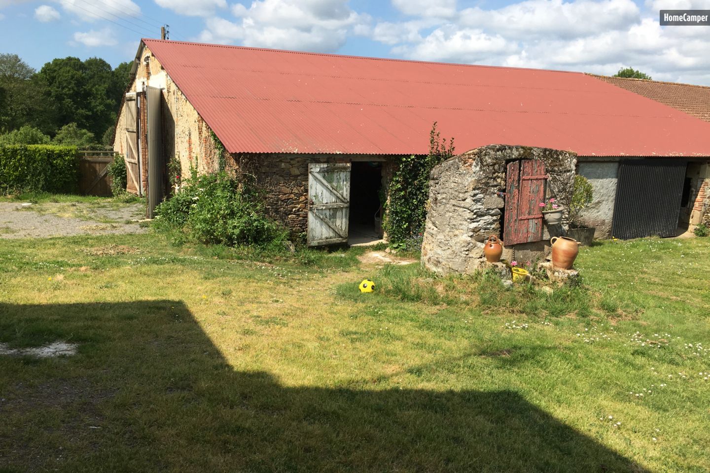 Camping chez l’habitant à Saint Mathurin, Pays De La Loire · HomeCamper
